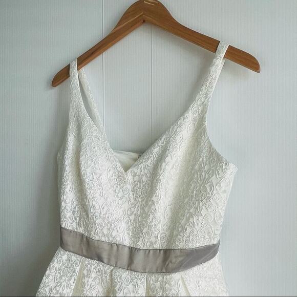 ModCloth Liza Luxe white fit and flare dress - Picture 5 of 10